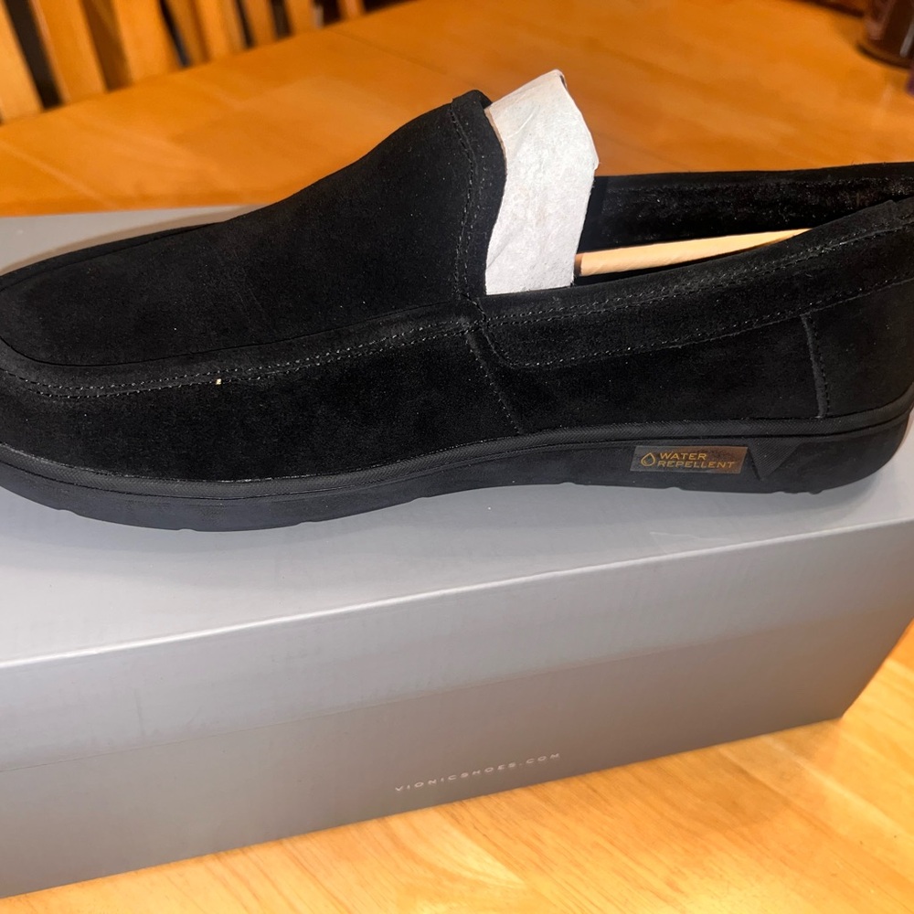 Vionic Black Suede Men’s Slippers